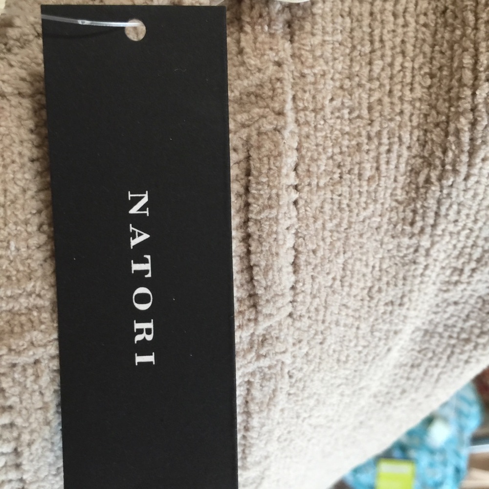 NATORI LONG PLUSH ROBE - Picture 8 of 8